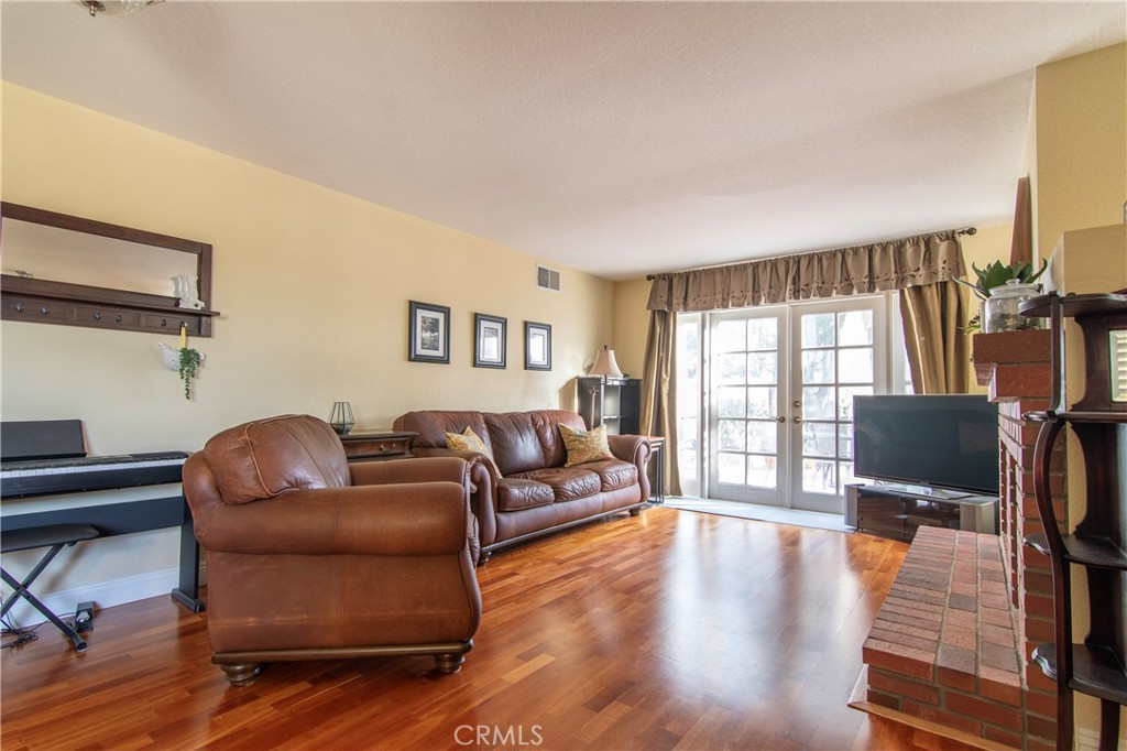 MLS #OC25178174 image #6