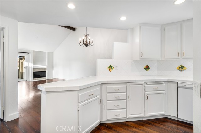 MLS #OC25178232 image #25