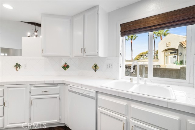 MLS #OC25178232 image #32