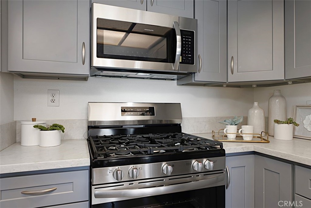 MLS #OC25178299 image #11