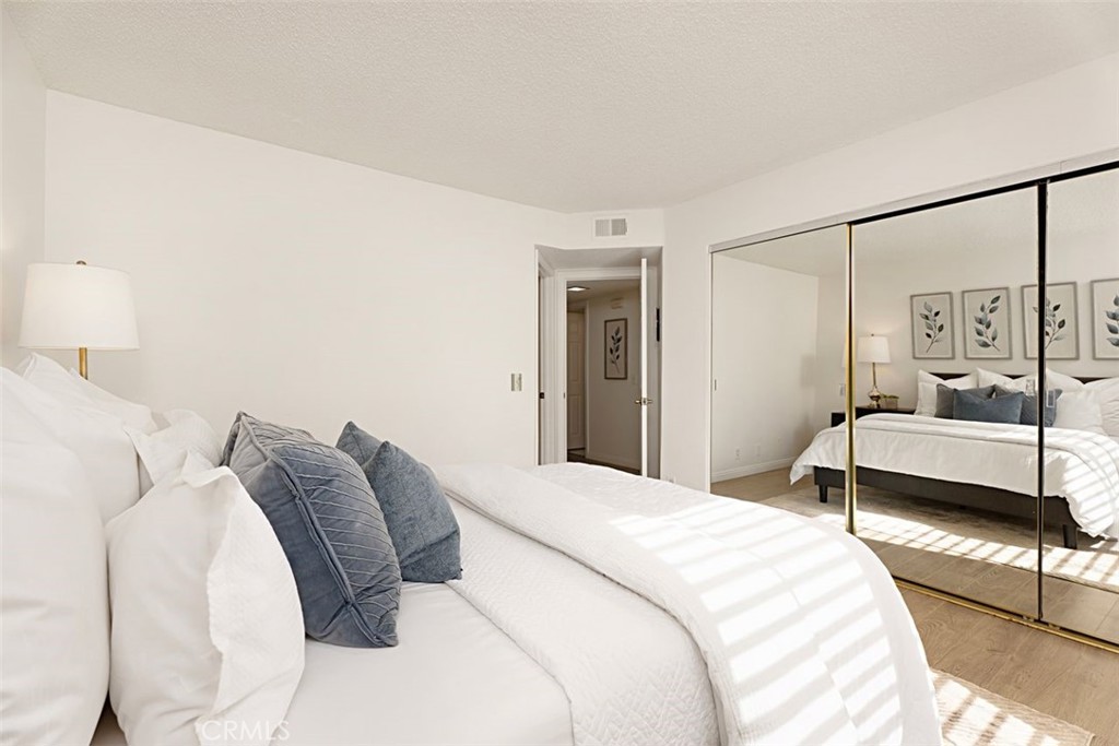 MLS #OC25178299 image #16