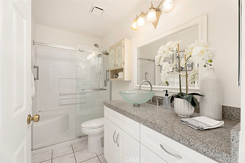 MLS #OC25178299 image #17