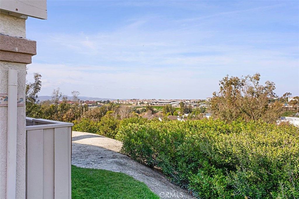 MLS #OC25178299 image #2