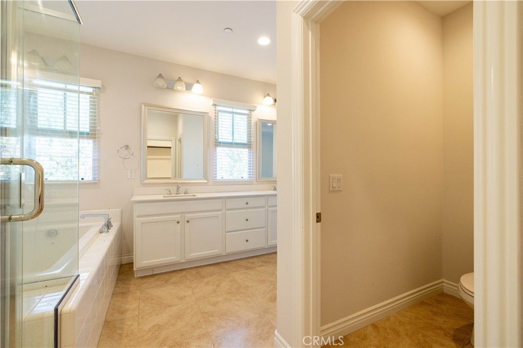 MLS #OC25178818 image #24