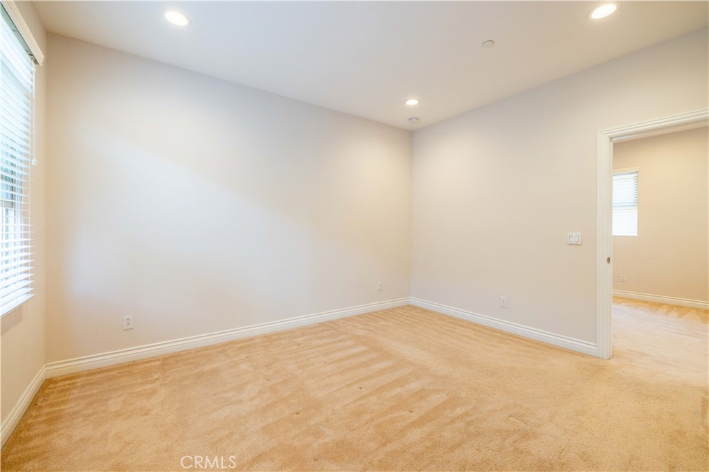 MLS #OC25178818 image #30