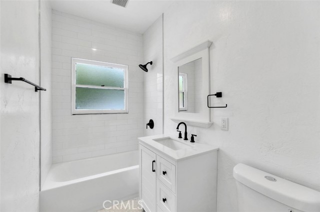 MLS #OC25178896 image #11