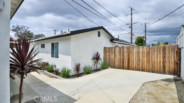 MLS #OC25178906 image #16