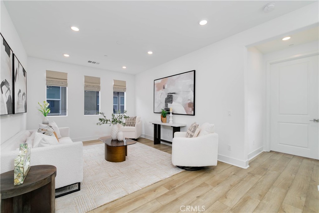 MLS #OC25179092 image #14