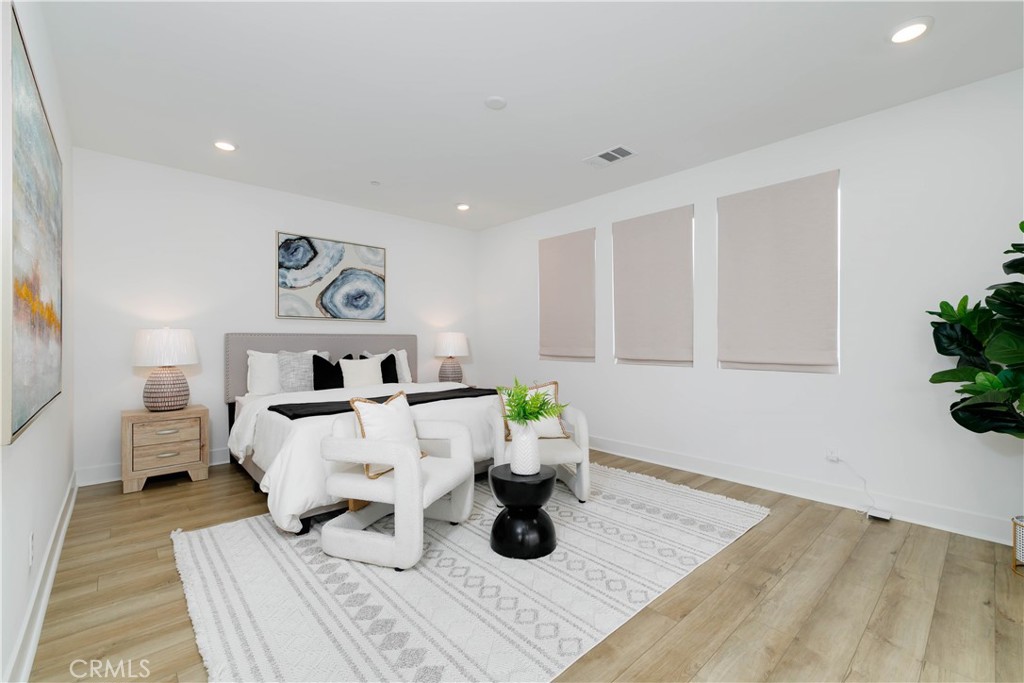 MLS #OC25179092 image #17