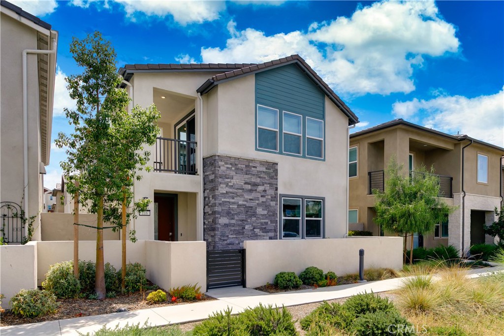 MLS #OC25179092 image #2