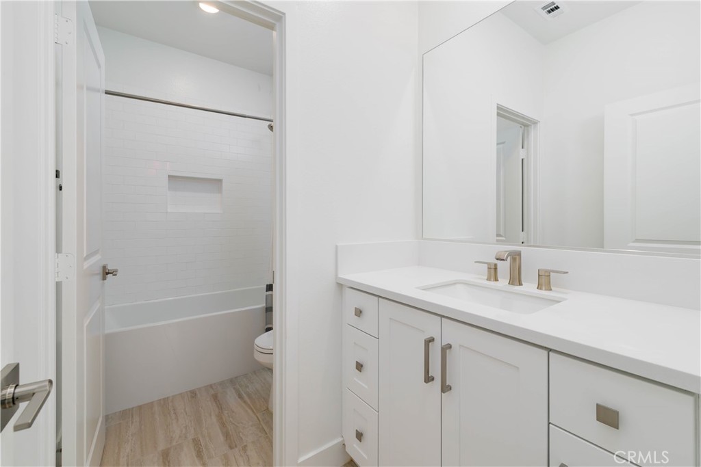 MLS #OC25179092 image #25