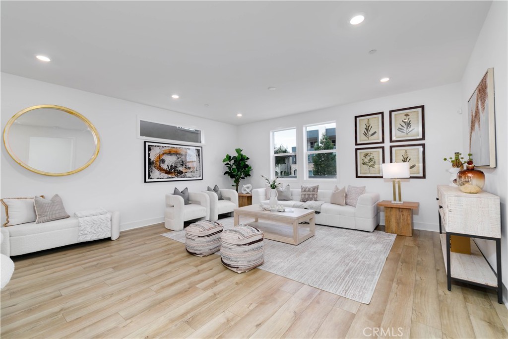 MLS #OC25179092 image #4