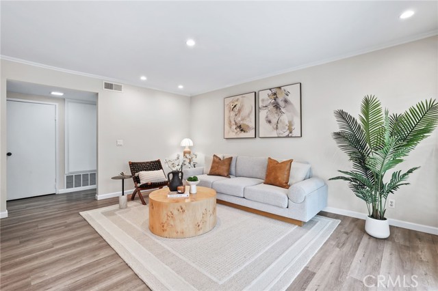 MLS #OC25179314 image #3