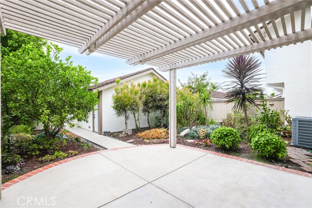 MLS #OC25179314 image #32