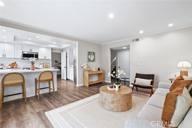 MLS #OC25179314 image #4