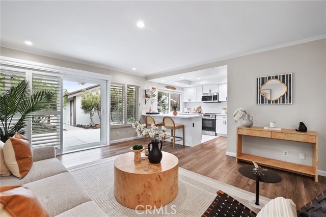 MLS #OC25179314 image #5