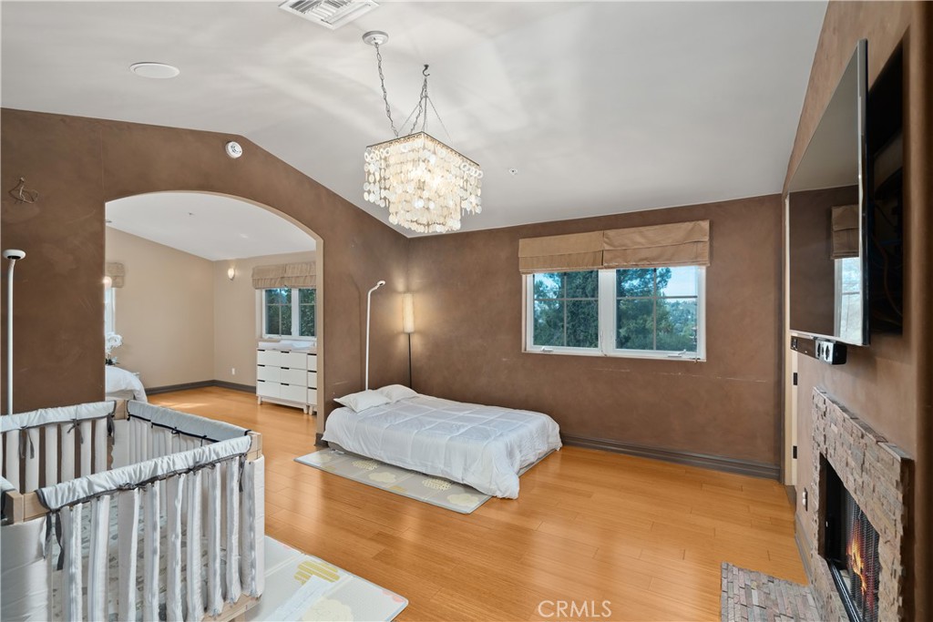 MLS #OC25179477 image #28