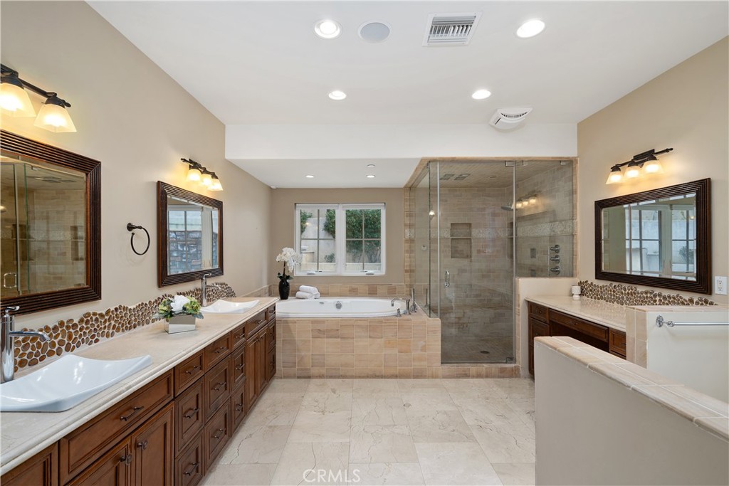 MLS #OC25179477 image #34