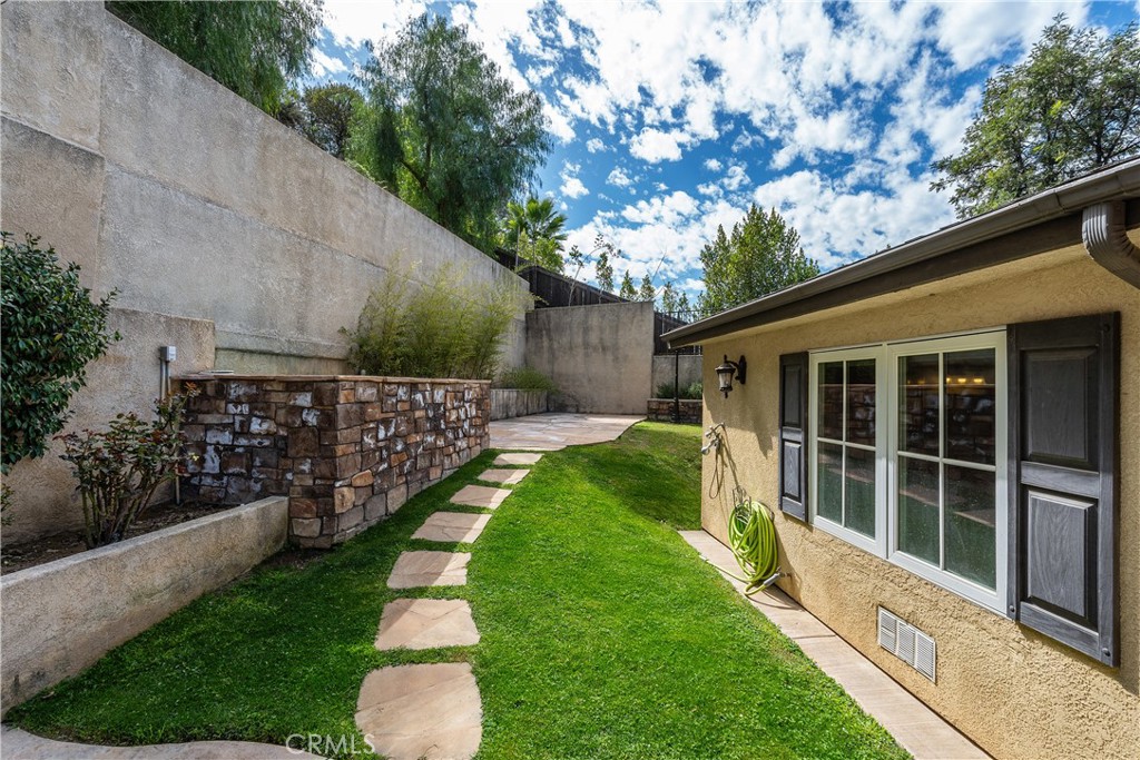 MLS #OC25179477 image #38