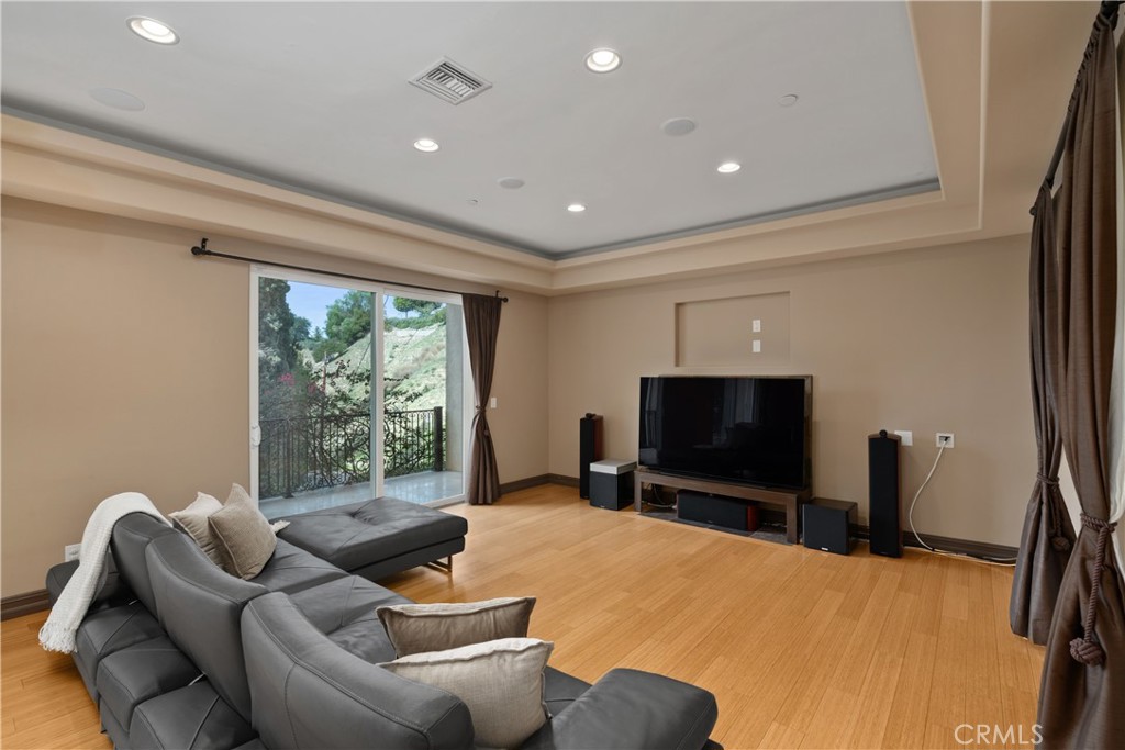 MLS #OC25179477 image #7