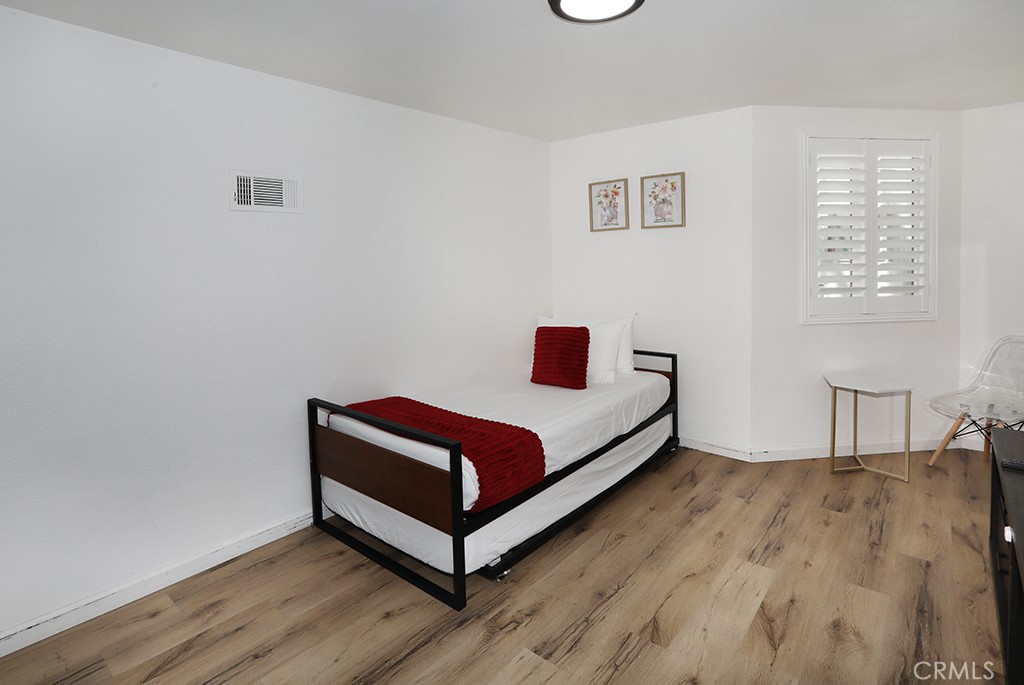 MLS #OC25179539 image #9