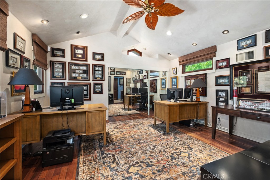 MLS #OC25179557 image #33