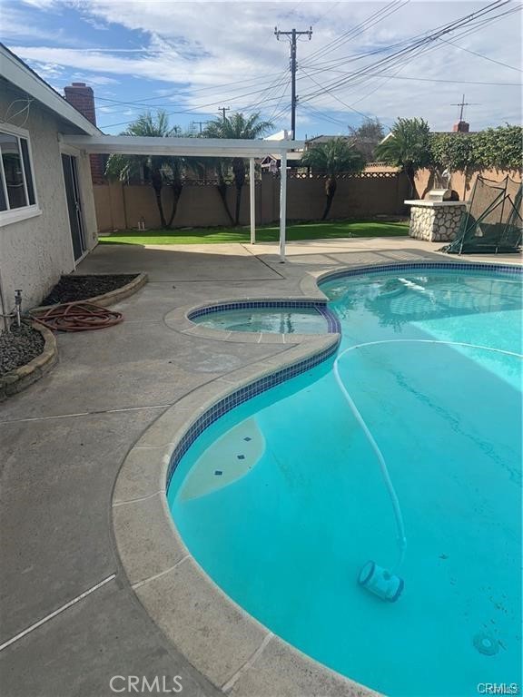 MLS #OC25179653 image #4