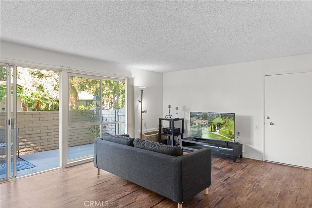 MLS #OC25179693 image #0