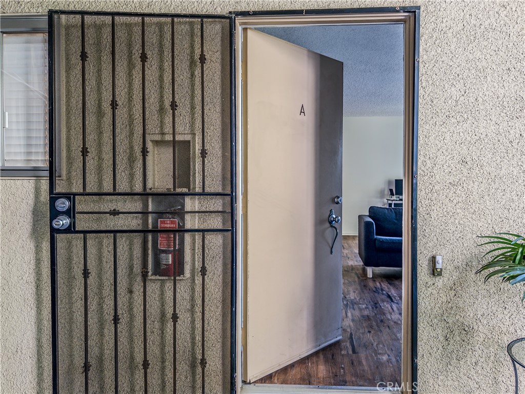 MLS #OC25179693 image #32