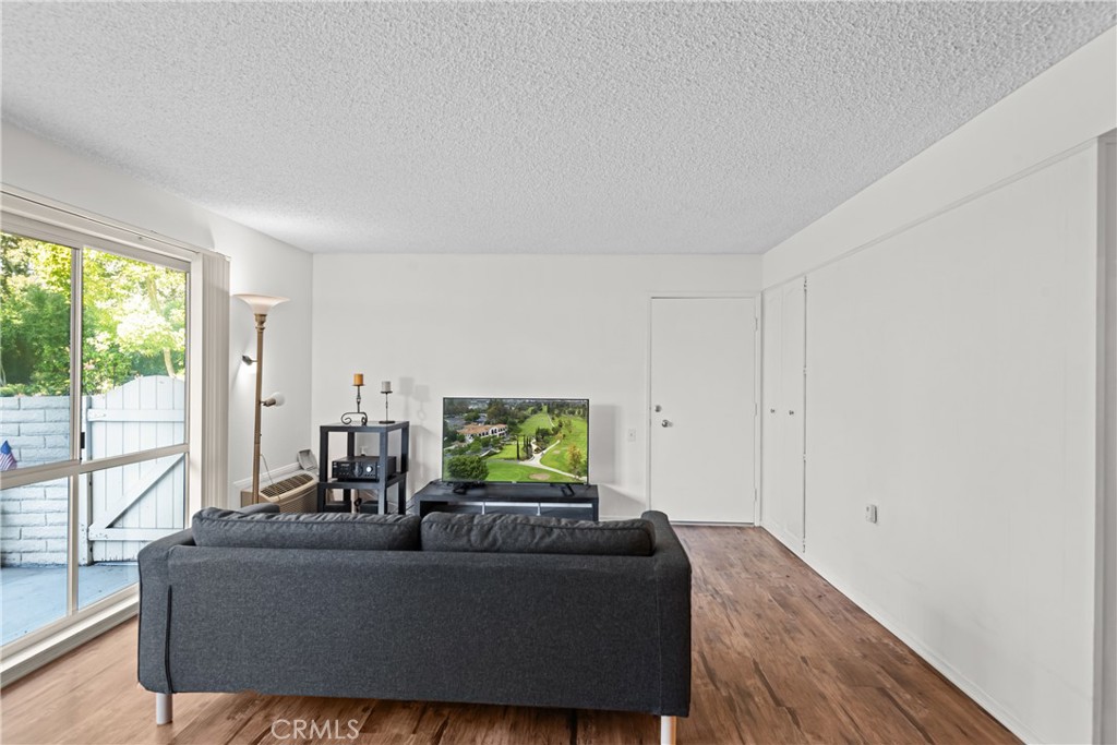 MLS #OC25179693 image #6