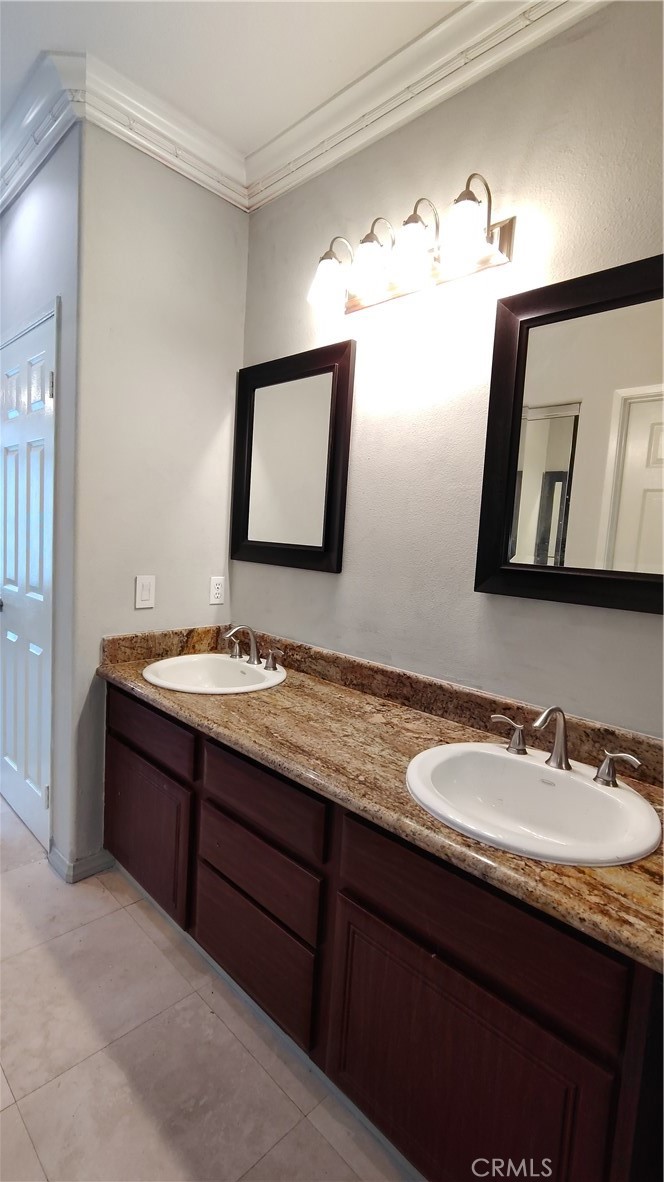 MLS #OC25179826 image #19