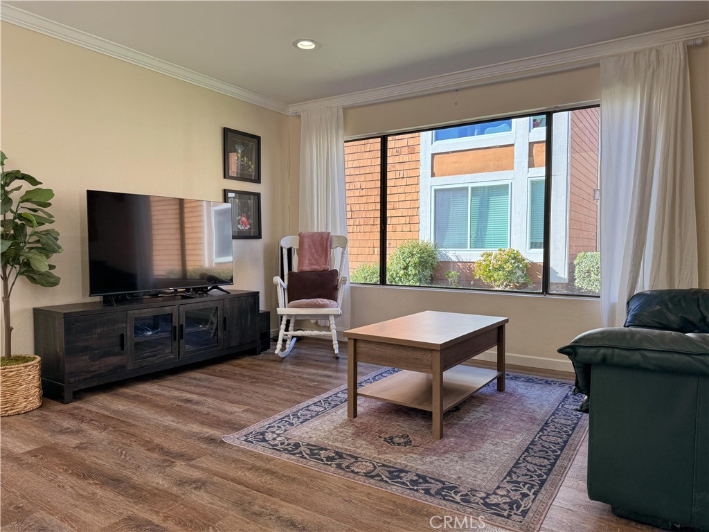 MLS #OC25179836 image #9