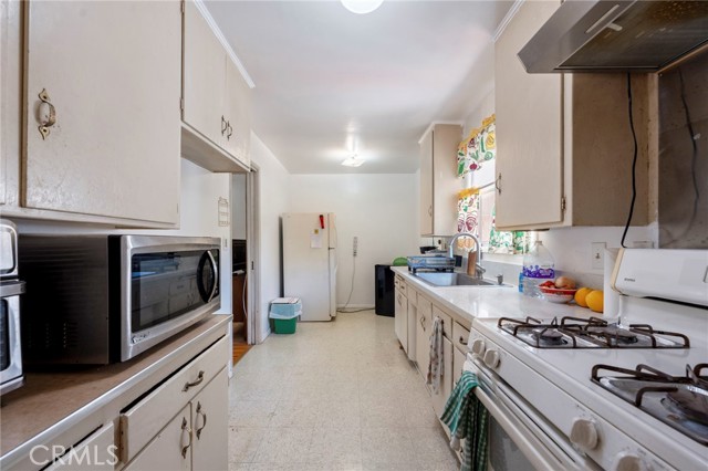 MLS #OC25180002 image #23