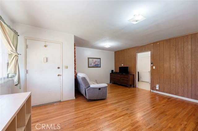 MLS #OC25180002 image #4