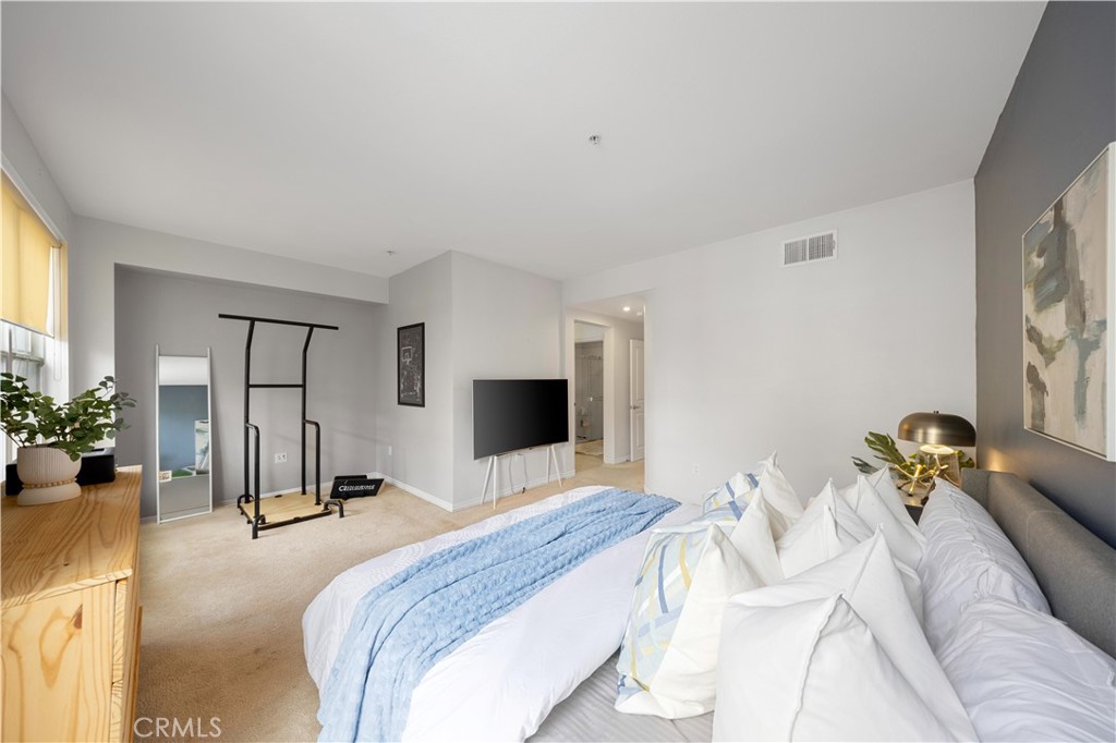 MLS #OC25180107 image #14