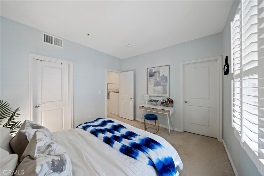 MLS #OC25180107 image #22