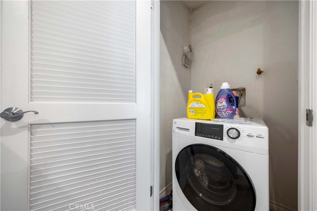 MLS #OC25180107 image #23