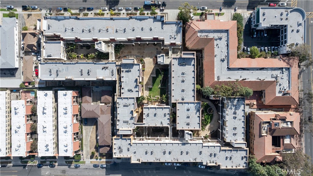 MLS #OC25180107 image #28