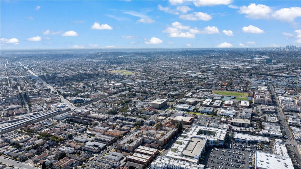 MLS #OC25180107 image #31