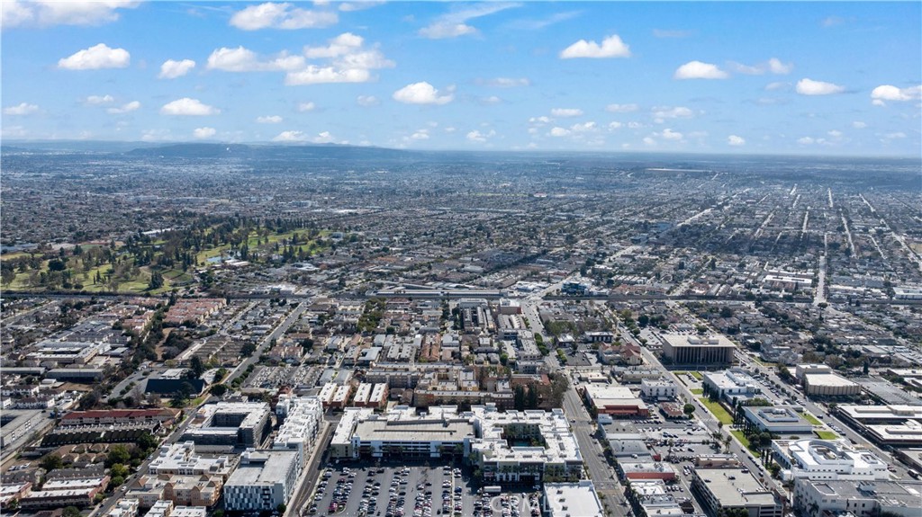 MLS #OC25180107 image #32