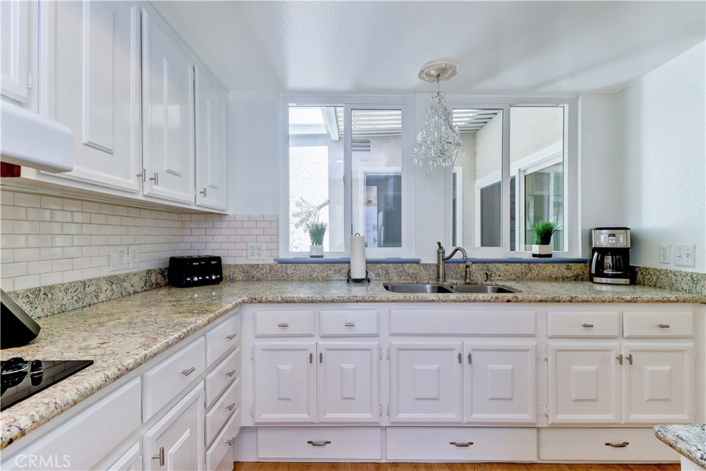 MLS #OC25180319 image #16