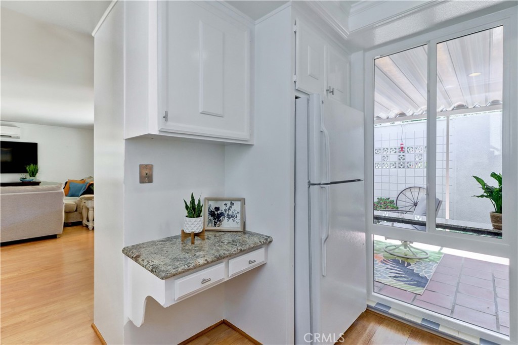 MLS #OC25180319 image #17