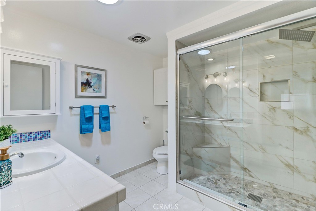 MLS #OC25180319 image #22