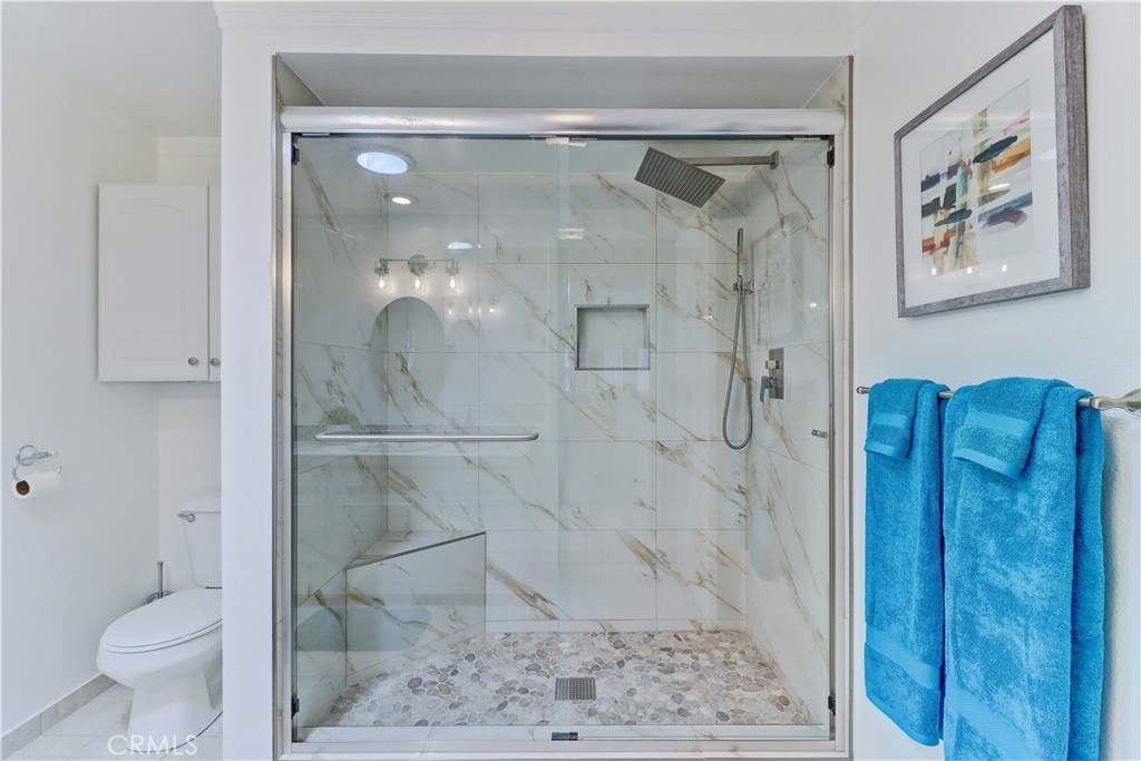 MLS #OC25180319 image #23