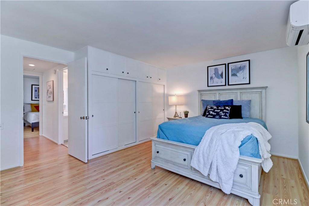 MLS #OC25180319 image #27