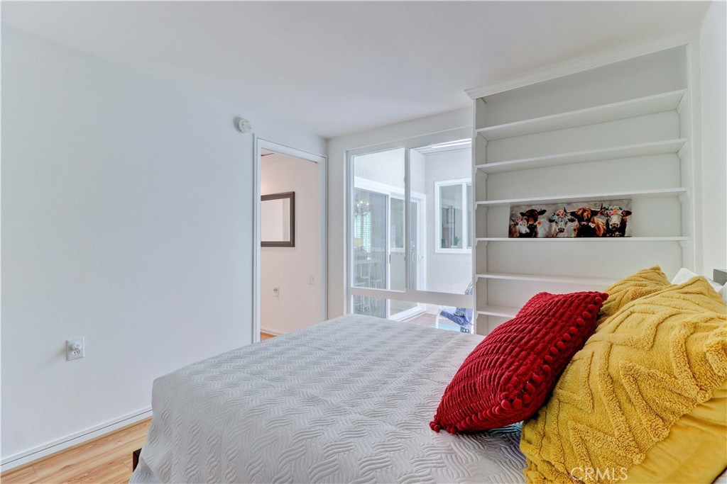 MLS #OC25180319 image #30