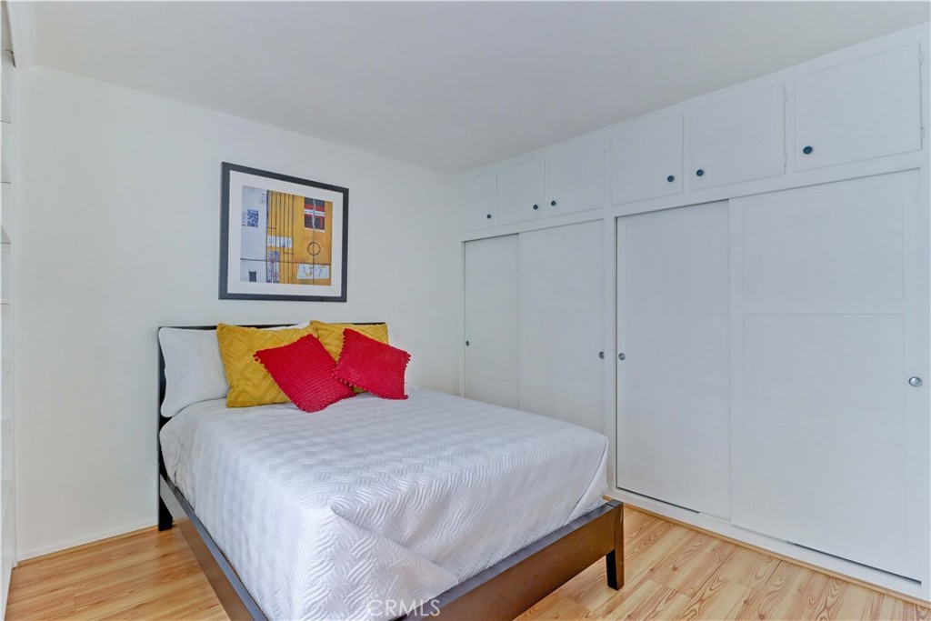 MLS #OC25180319 image #31