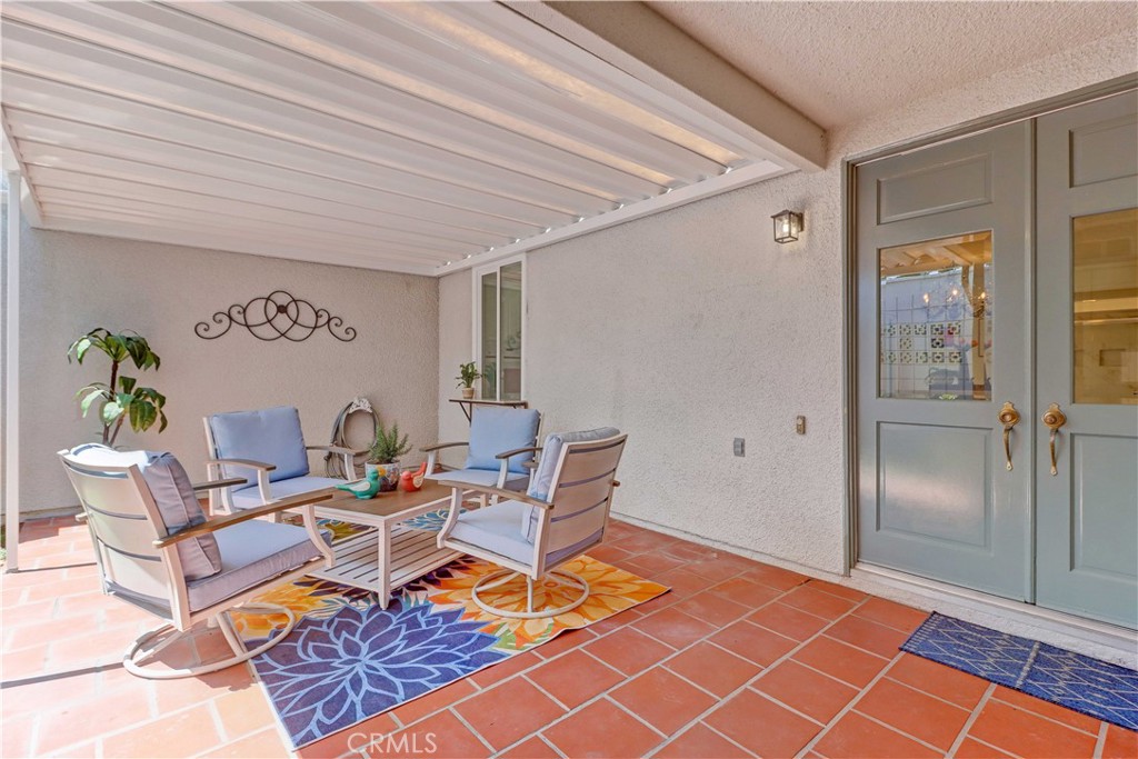 MLS #OC25180319 image #32