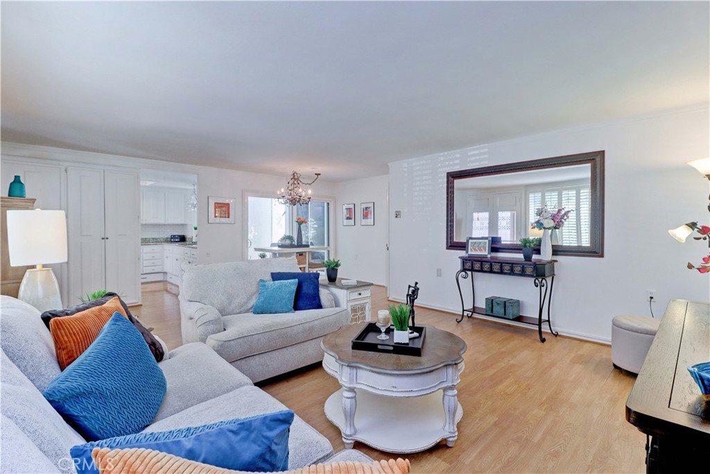 MLS #OC25180319 image #5