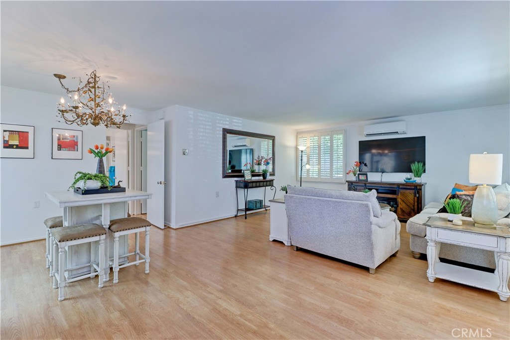 MLS #OC25180319 image #8